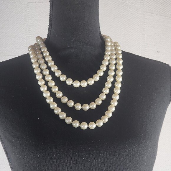 Chico's Extra Long 66" Flapper White Knotted Faux Pearl Unisex Eternity Necklace - Picture 1 of 16